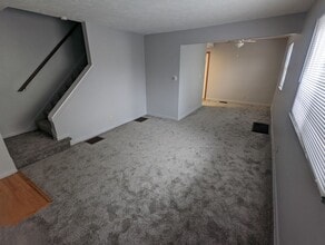 4052-4054-4054 Halsey Pl in Columbus, OH - Building Photo - Building Photo