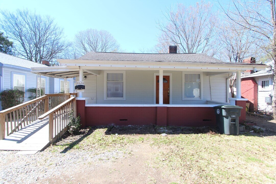 8614 2nd Ave N in Birmingham, AL - Building Photo
