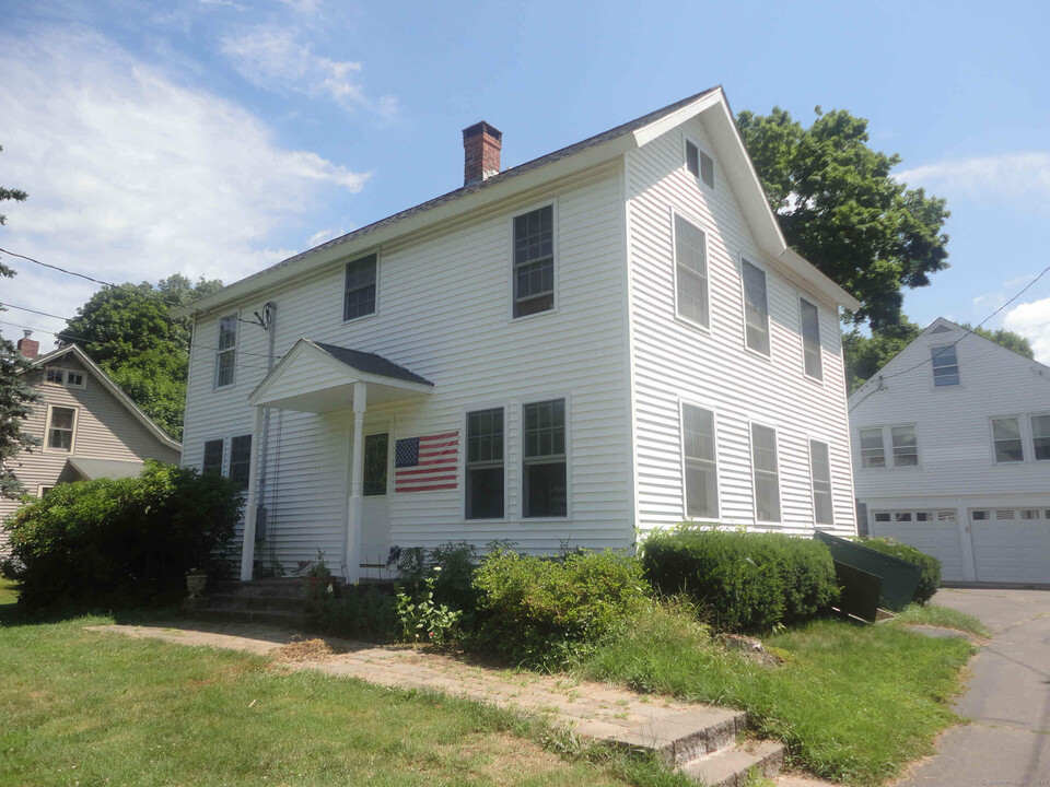 15 Blake St in Essex, CT - Building Photo