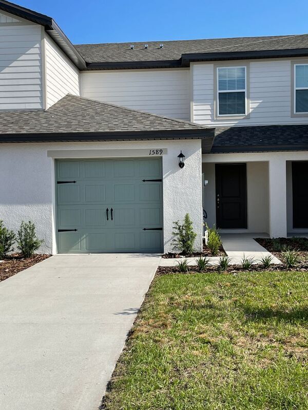 1589 Wynford Cir in Tavares, FL - Building Photo - Building Photo