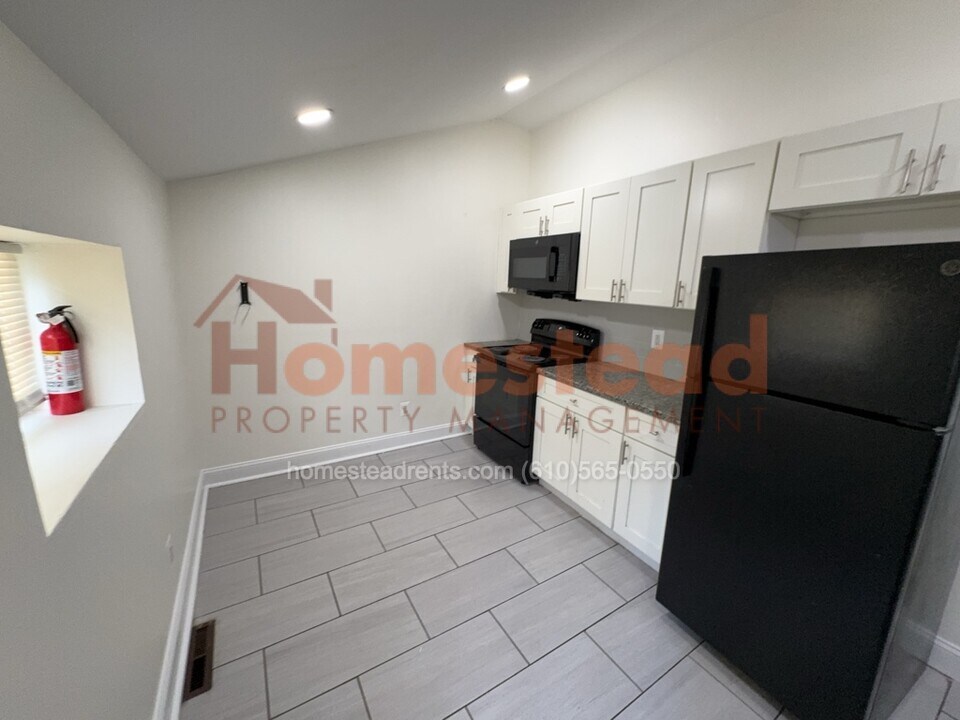 4324 Ridge Rd in Trainer, PA - Building Photo