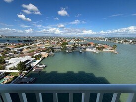 420 64th Ave in St Pete Beach, FL - Building Photo