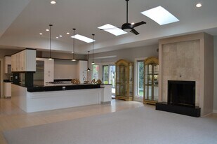 39128 Glenlivet Ct in Solon, OH - Building Photo