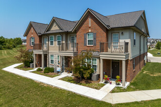 Heron Springs Townhomes and Apartments in Lake Orion, MI - Foto de edificio - Building Photo