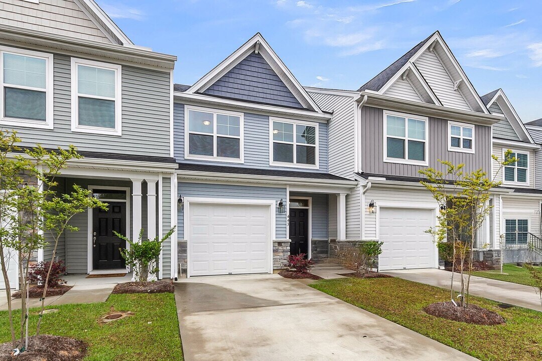 443 Duskywing Dr in Goose Creek, SC - Building Photo