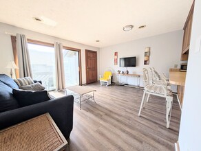 9621 Shore Dr in Myrtle Beach, SC - Building Photo - Building Photo