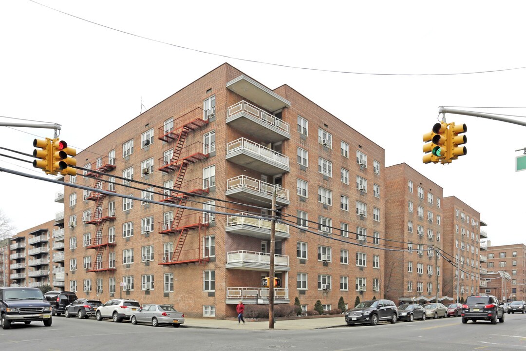 3420 Parsons Blvd in Flushing, NY - Foto de edificio