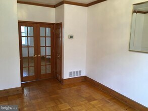2477 W Cold Spring Ln in Baltimore, MD - Building Photo - Building Photo