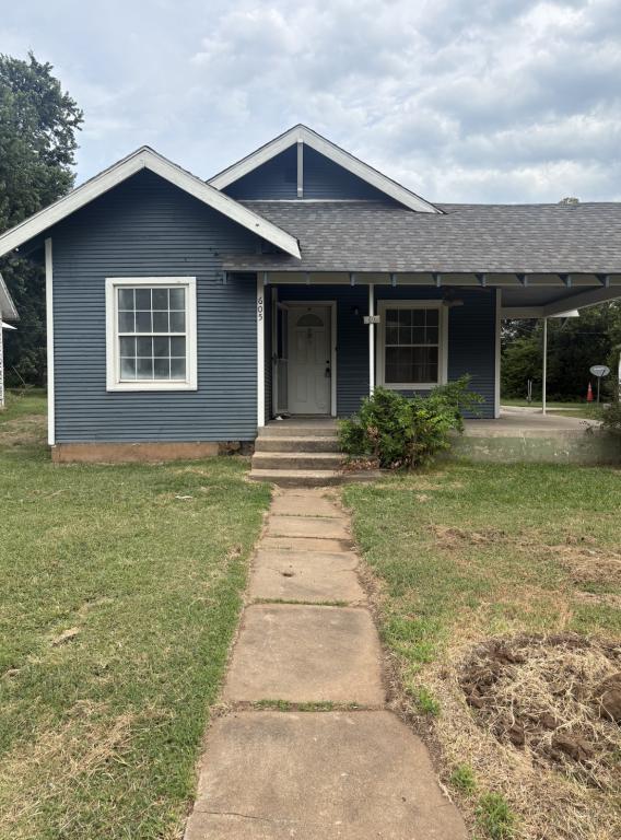 property at 605 Ivanhoe St