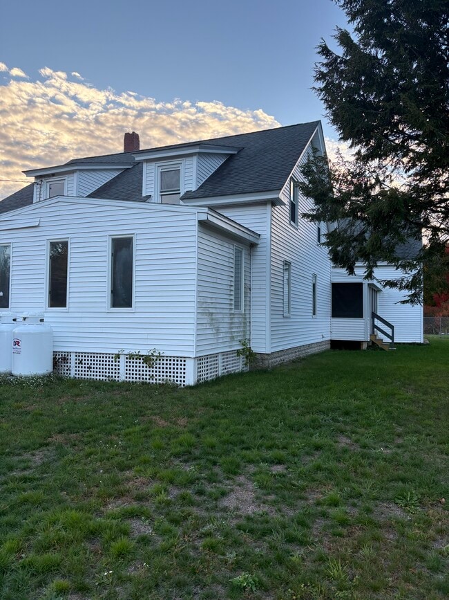 261 Shaker Rd in Gray, ME - Building Photo - Building Photo