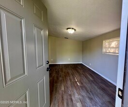 7054 Red Robin Dr in Jacksonville, FL - Building Photo - Building Photo