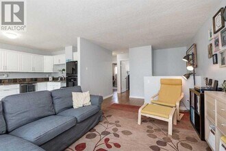 93 Simon Fraser Blvd W in Lethbridge, AB - Building Photo - Building Photo