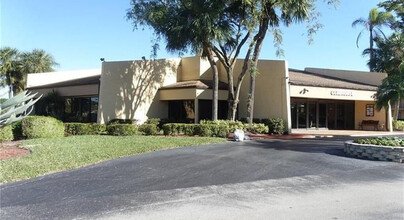 6650 Royal Palm Blvd in Margate, FL - Building Photo - Building Photo