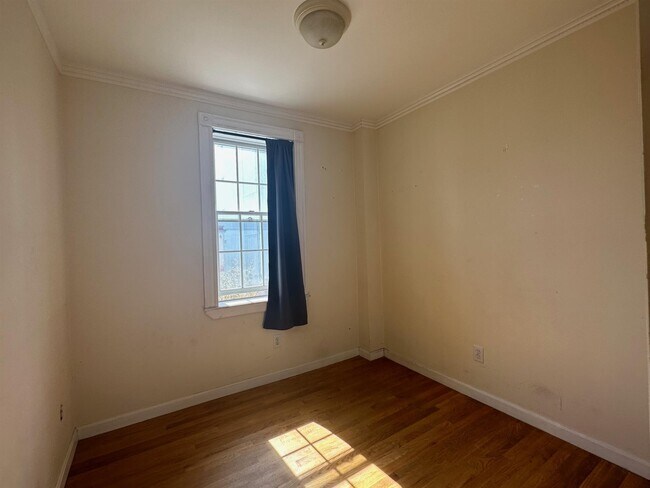 4 Bishop Richard Allen Dr, Unit 2 in Cambridge, MA - Foto de edificio - Building Photo