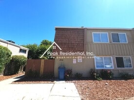 2715 El Parque Cir in Rancho Cordova, CA - Building Photo