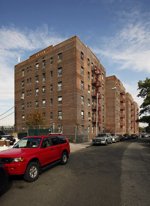 Washington House in New York, NY - Building Photo