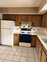 2417 E Walnut Ave in Enid, OK - Building Photo - Building Photo