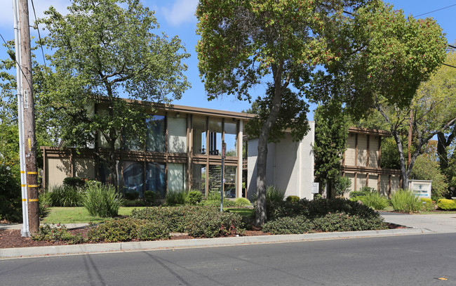 Riverside Terrace in Hayward, CA - Foto de edificio - Building Photo