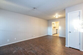 2421 E 87th St in Tulsa, OK - Building Photo - Building Photo
