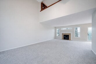 8602 Smokey Hollow Dr in Lewis Center, OH - Building Photo - Building Photo