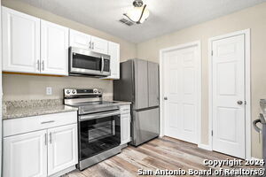 7431 Branston in San Antonio, TX - Building Photo - Building Photo