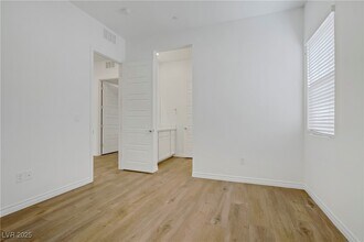 12556 Heritage Hts Dr in Las Vegas, NV - Foto de edificio - Building Photo
