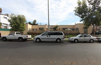 1554-1576 N Serrano Ave in Los Angeles, CA - Building Photo - Building Photo