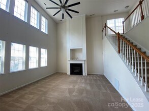 6512 Manitoba Ln in Charlotte, NC - Foto de edificio - Building Photo