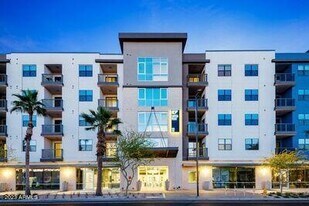 11 S 12th St, Unit B3 in Phoenix, AZ - Building Photo