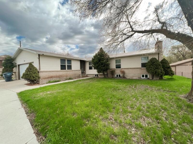 380 200 W in Malad City, ID - Building Photo