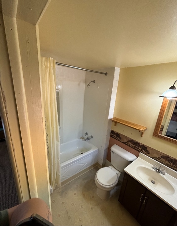 19022 US HWY 85 in Belle Fourche, SD - Building Photo