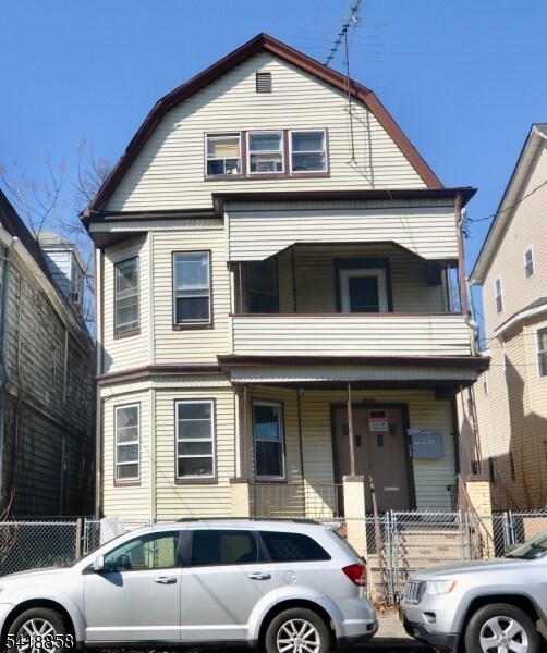 899 S 18th St in Newark, NJ - Building Photo