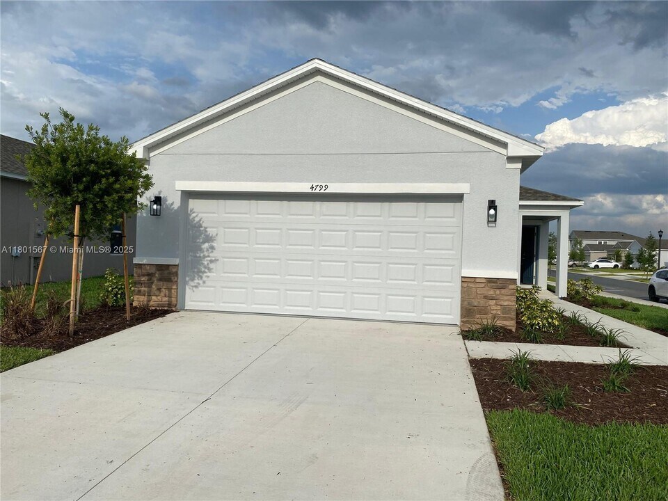 4799 Guinep Ln in Kissimmee, FL - Building Photo