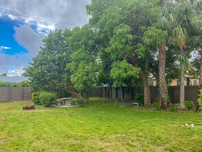 1007 N K St in Lake Worth Beach, FL - Building Photo - Building Photo