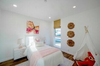 2306 Aviation Blvd, Unit A in Redondo Beach, CA - Foto de edificio - Building Photo
