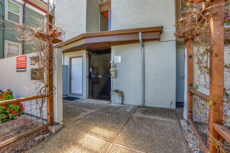 2020 Cedar St in Berkeley, CA - Foto de edificio - Building Photo