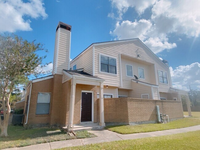 property at 7900 Bissonnet St