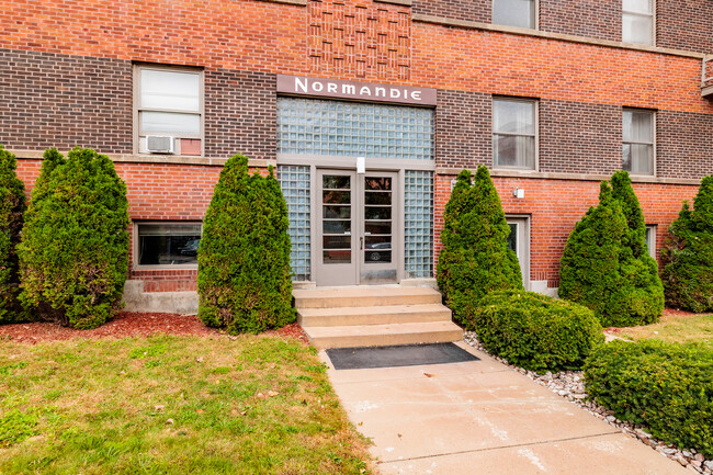 Normandie in Montréal, QC - Building Photo - Building Photo