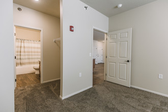 Lakewood Crossing Apartments in Mandan, ND - Building Photo - Building Photo