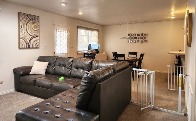 13627 E Kentucky Pl in Aurora, CO - Building Photo - Building Photo