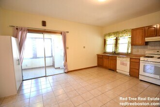 444 Beech St, Unit 1 in Boston, MA - Building Photo - Building Photo