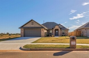 1120 Garrett Farm Rd in Newcastle, OK - Building Photo