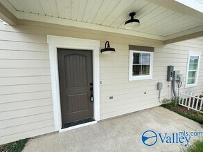 120 Foster Wy Dr in Huntsville, AL - Building Photo - Building Photo