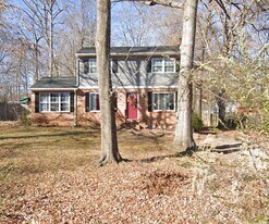 6906 Wild Turkey Dr in Spotsylvania, VA - Building Photo