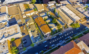 1054 Kingsley Dr in Los Angeles, CA - Foto de edificio - Building Photo