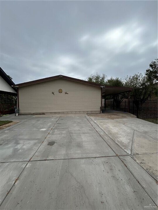 23 Maple St in Harlingen, TX - Building Photo