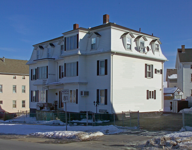 704 Plymouth Ave in Fall River, MA - Building Photo - Building Photo