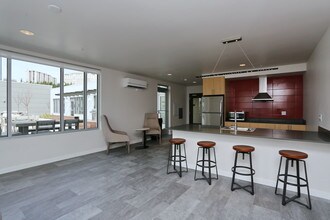 Hana in Seattle, WA - Foto de edificio - Interior Photo