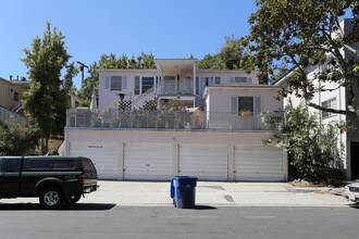 10666-10670 1/2 Holman Ave in Los Angeles, CA - Building Photo - Building Photo