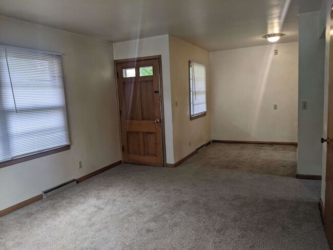 1121-1123 Tower Ct in Iowa City, IA - Building Photo - Building Photo